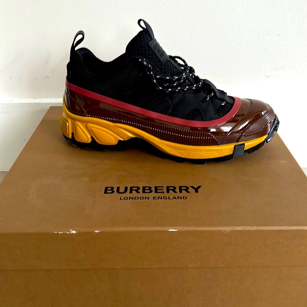 Burberry leather sneaker
